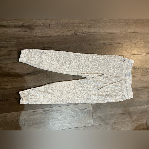 Velvet lululemon sweats / joggers - Picture 2 of 9